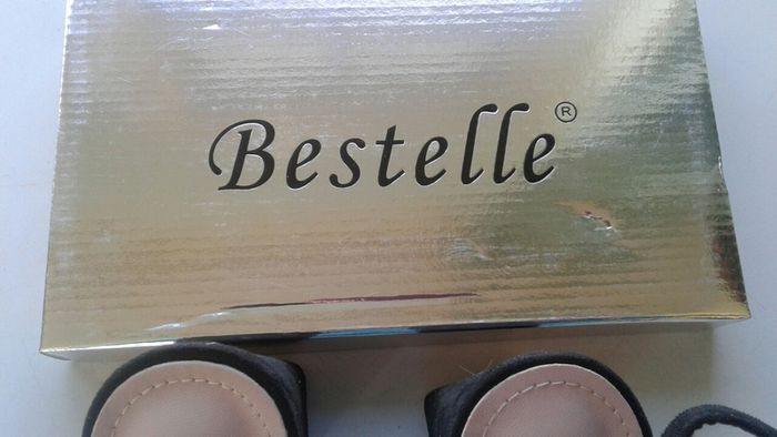 black sandles size 39 NEW WITH BOX