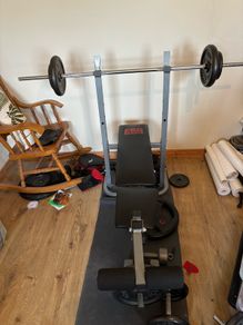 Bench press and weights