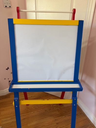 Kids wooden easel