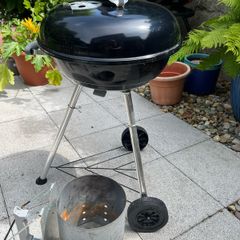 Weber Charcoal BBQ and charcoal chimney starter