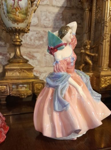 Royal Doulton figurine "May time"
