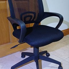 Black Office Swivel Chairs