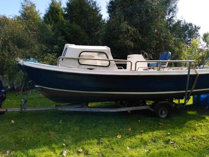 19 foot Boat