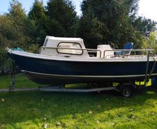 19 foot Boat