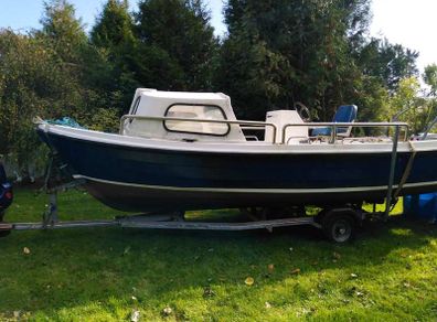 19 foot Boat