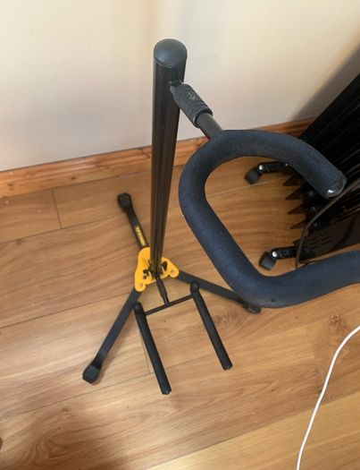 guitar stand