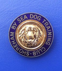 SHOREHAM-BY-SEA DOG TRAINING CLUB (West Sussex) - a scarce membership badge (1980's)