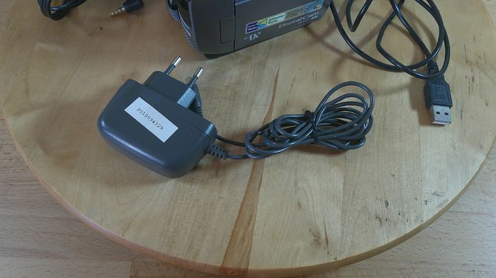 Samsung VP D371 MiniDV Digital Camcorder (PAL) Tested & Working Boxed with Accessories