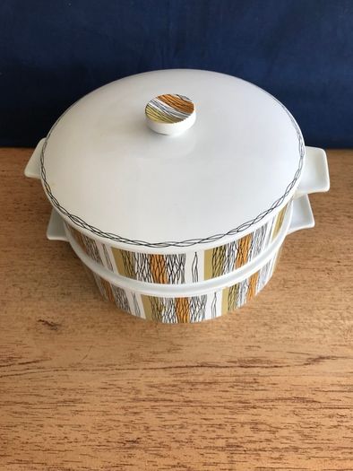 Vintage Retro Sienna Midwinter Casserole
