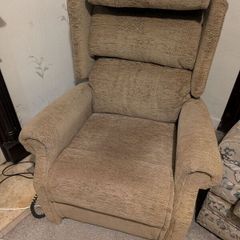 Seniors Recliner Tilt and Lift Chair