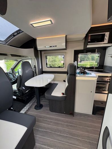Motorhome - 2021 Ford Roller Team Zefiro 696