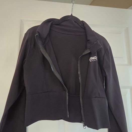 Black Kinga Wear cropped zip up athletic jacket, size 10