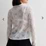 womans New Look top Image 3
