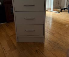 White Chest of drawers for sale