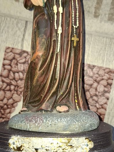 Beautiful Old Statue of Saint Anthony Holding the Baby Jesus and a White Lily, representing Purity, Measurements in the photos, Postage Available or Collection