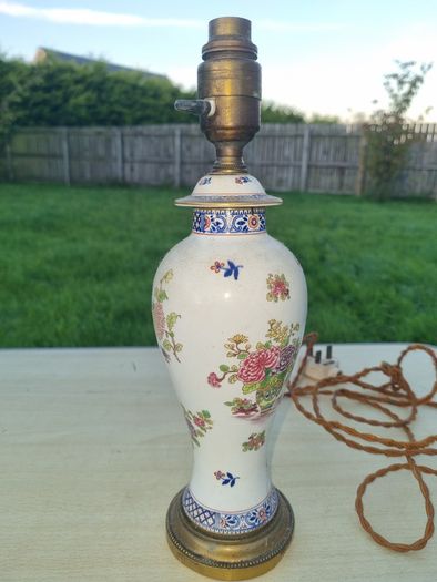 Chinoiserie porcelain table lamp