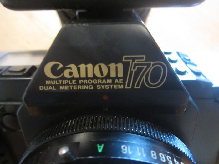 CANON  T70 plus accessories