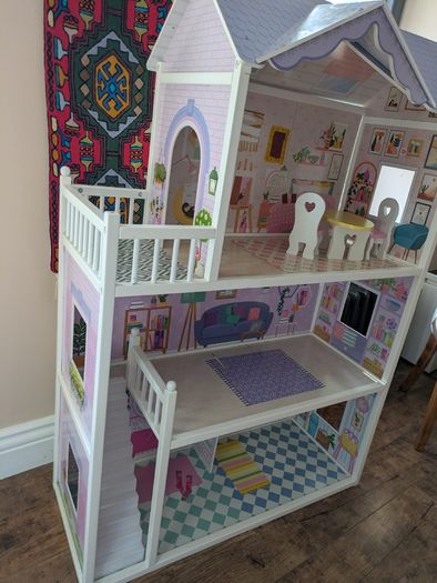 Large Doll house