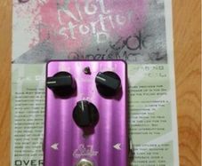 Suhr Riot Distortion Pedal for Electric Guitar