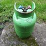 HVAC Refrigerant Recovery Set Up - Machine, pump, manifold and cylinder Image 10