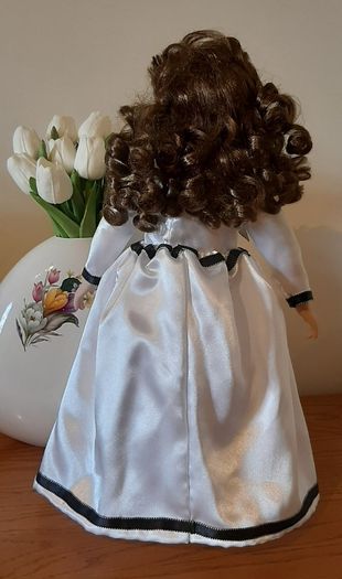 Porcelain dolls