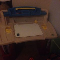 Step 2 deluxe art activity desk.