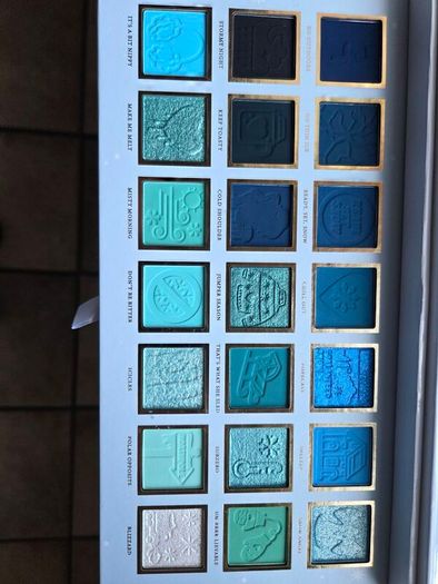 Plouise chill eyeshadow palled
