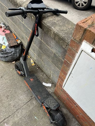 G2 electric scooter