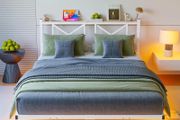 King Size Floating Bed Frame with LED Lights and Charging Station, Metal Platform Bed Frame King Size with Wooden Storage Headboard White and OAK