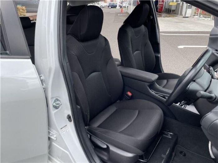 Toyota Prius 2021 price negotiable urgent sale