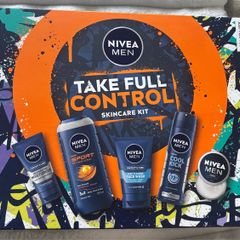 nivea mens gift set brand new was 26.50 will sell for 15 euro see last picture