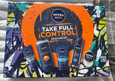 nivea mens gift set brand new was 26.50 will sell for 15 euro see last picture