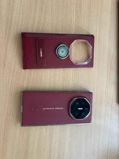 TRI-FOLD - Huawei Mate XT Ultimate Design