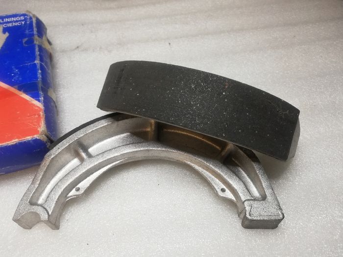 Suzuki VL800 VZ800 Brake shoes EBC  S626