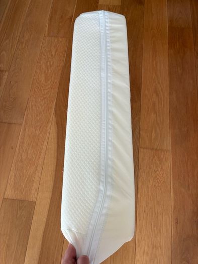 Large leg elevating pillow