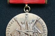 Rare 1975 Czechoslovakia Liberation Medal - 30th Anniversary (WWII)