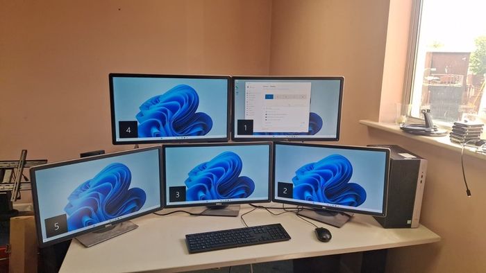 HP ProDesk 400 G5 MT Intel i7-8700 | Quadro P2000 5GB | Supports 5 Monitors | Powerful Multi-Display Setup