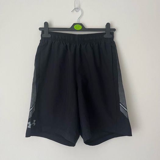 Under Armour HeatGear Black Sports Shorts - Mens Small - Loose Fit
