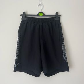 Under Armour HeatGear Black Sports Shorts - Mens Small - Loose Fit
