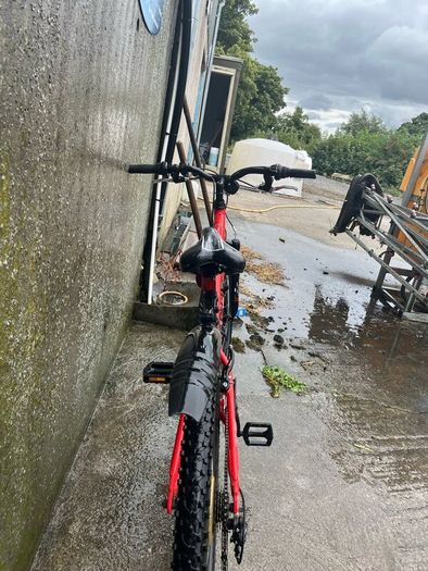 Red apollo phaze mountain bike