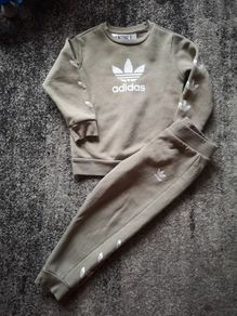 Boys Adidas tracksuit size 3-4 age