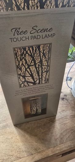 beautiful tree scene table lamp new