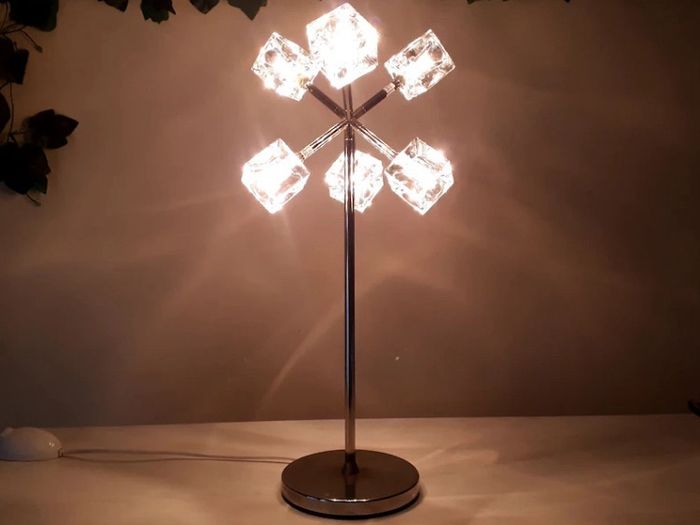 Table lamp
