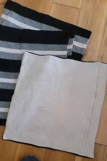 Free Cushion Covers x4  Black Velvet and Natural Linen Cushion Covers x4