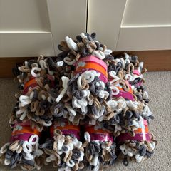 12 balls of finger loop knitting wool yarn 100g each