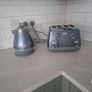 Delonghi metallic kettle and toaster and 4 slice toaster Image 2