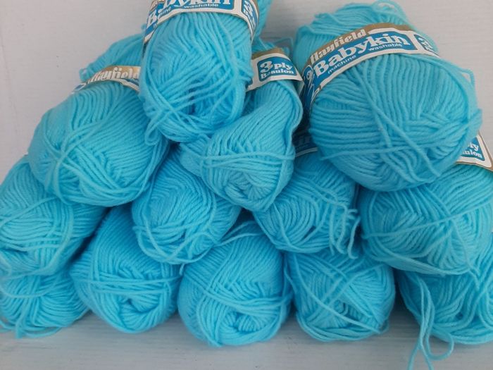New Patons wool knitting crochet crafts