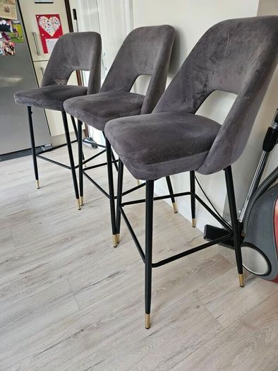 3 barstools
