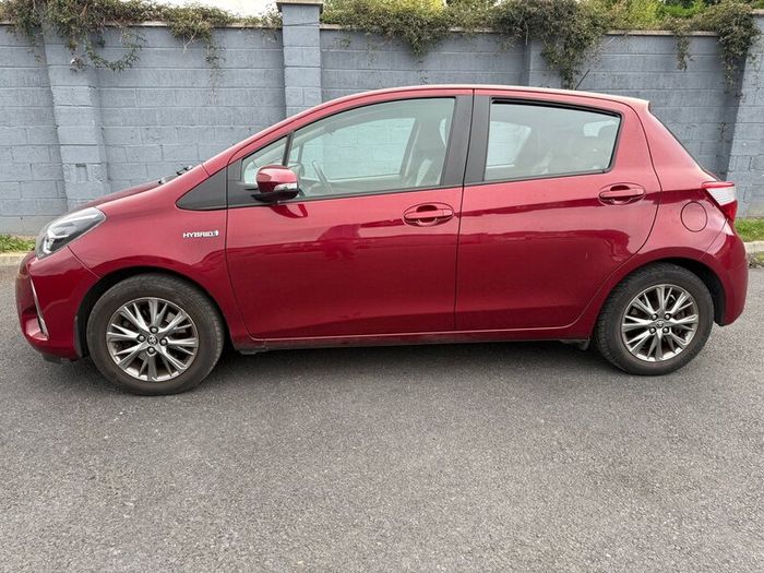 Toyota Hybrid Yaris 1.5 Lady owner