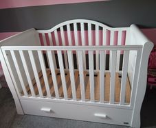 White cot bed